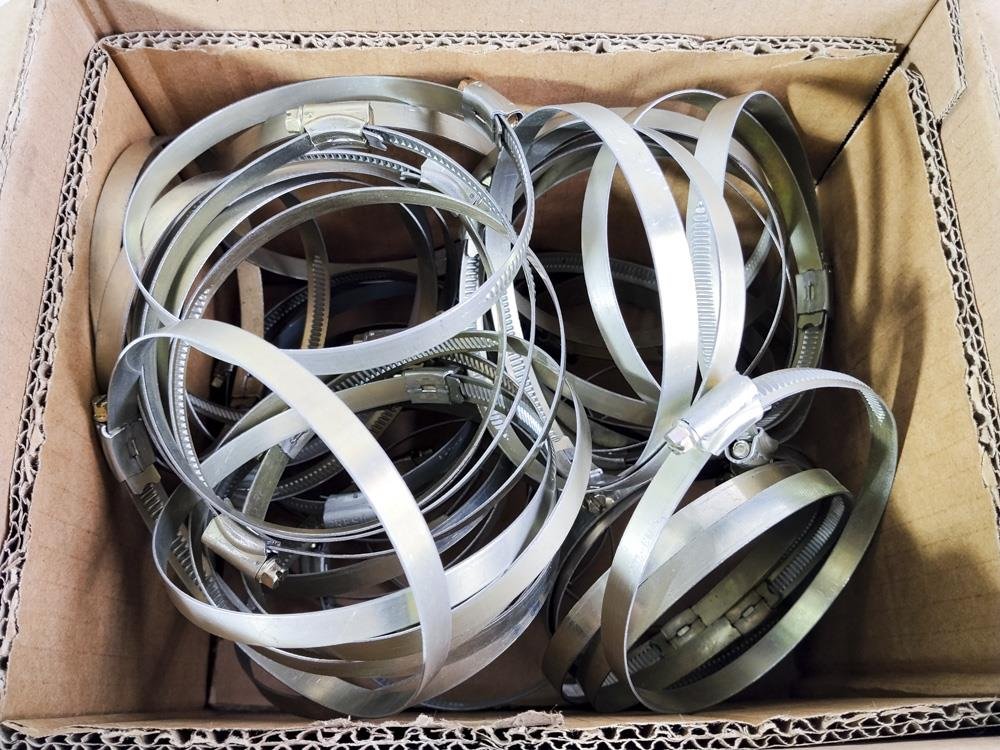 45 Abrazaderas Metálicas Ajustables (83-102 mm)