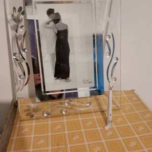 Lote anterior: Portaretratos de Vidrio con Detalles Decorativos