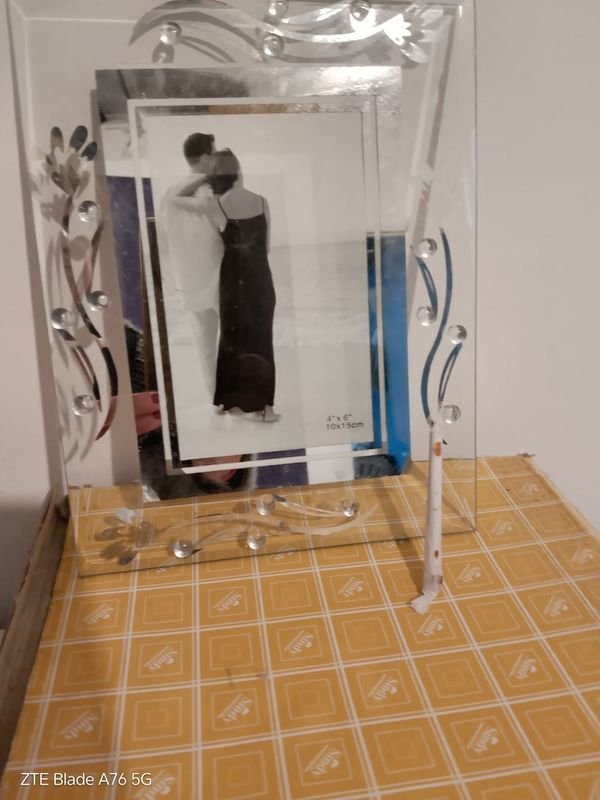 Portaretratos de Vidrio con Detalles Decorativos