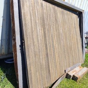 Puerta de Madera con Marco Metálico - imagen 4
