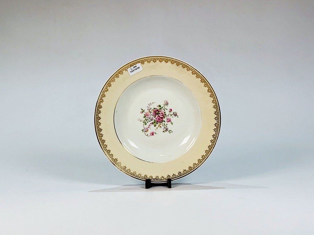 Plato Hondo de Porcelana Limoges con Flores y Guarda Dorada