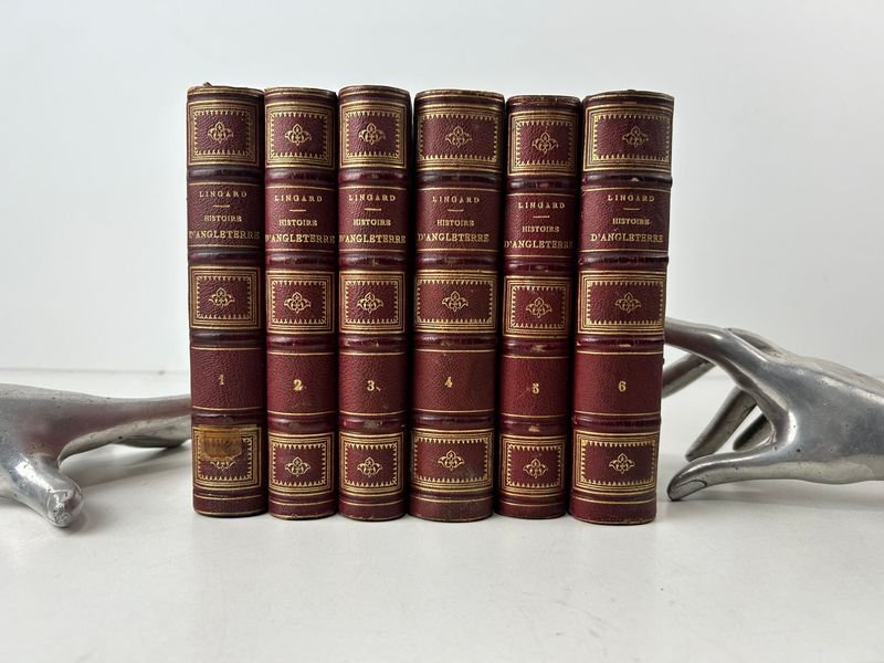 Lote siguiente: Colección de 6 tomos de la Histoire d'Angleterre de Lingard
