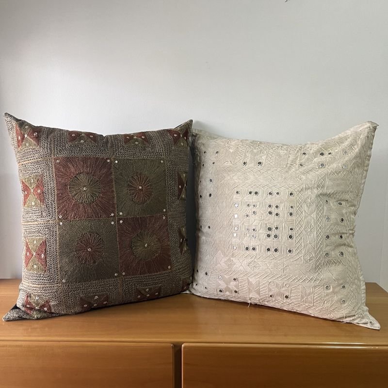 Almohadones turcos bordados y con lentejas espejadas - imagen 2