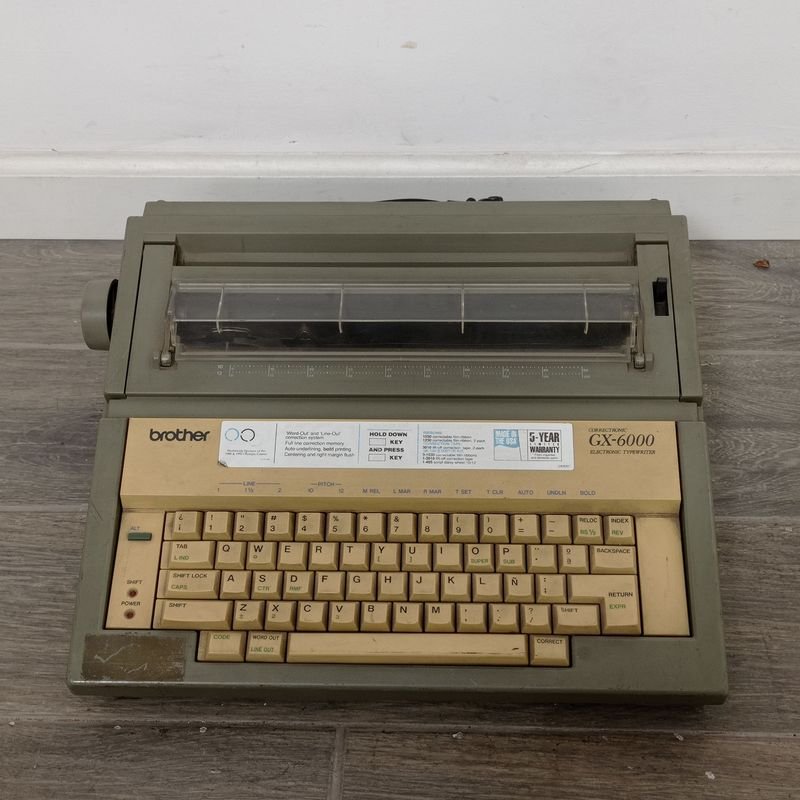 Lote anterior: Maquina de escribir eléctrica Brother GX-6000 en excelente estado
