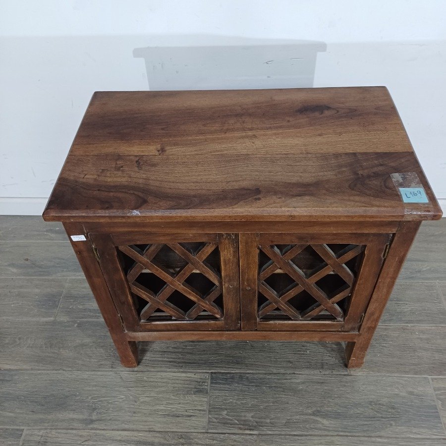 Mueble auxiliar de madera maciza con diseño de malla - imagen 3