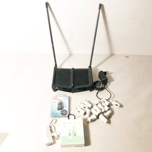 Lote de Electrónica: 2 Mini Power Banks, Router TP-Link y Adaptadores para Auto - imagen 2