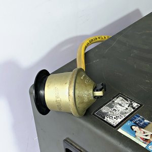 Estufa a Gas DeLonghi Gris Oscura con Garrafa y Válvula - imagen 4