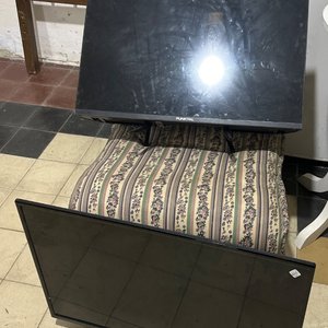 Lote anterior: Dos TV a la vista 