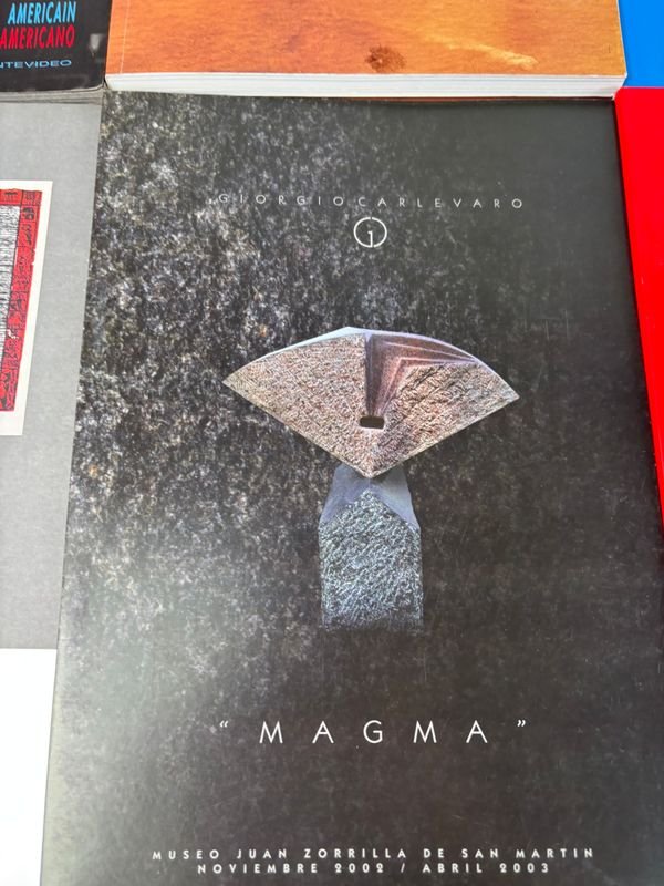 Colección de libros de arte contemporáneo, videoarte y textiles - imagen 3
