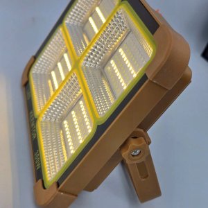 Foco de Trabajo LED Solar KEEMTOR 300W Portátil - imagen 7