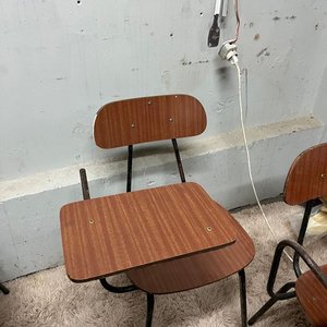 Lote de 7 Mesas y 15 Sillas Escolares de Hierro y Madera - imagen 4