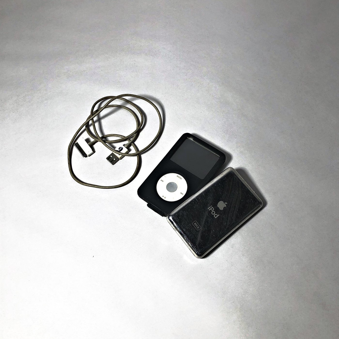 Dos Reproductores MP3 iPod de 80GB y 120GB con Cable