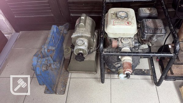 Máquina de Corte y Bomba de Agua a Gasolina
