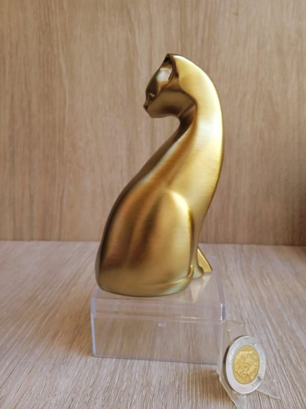 Estatua de Gato en Oro con Moneda de Plata - imagen 2