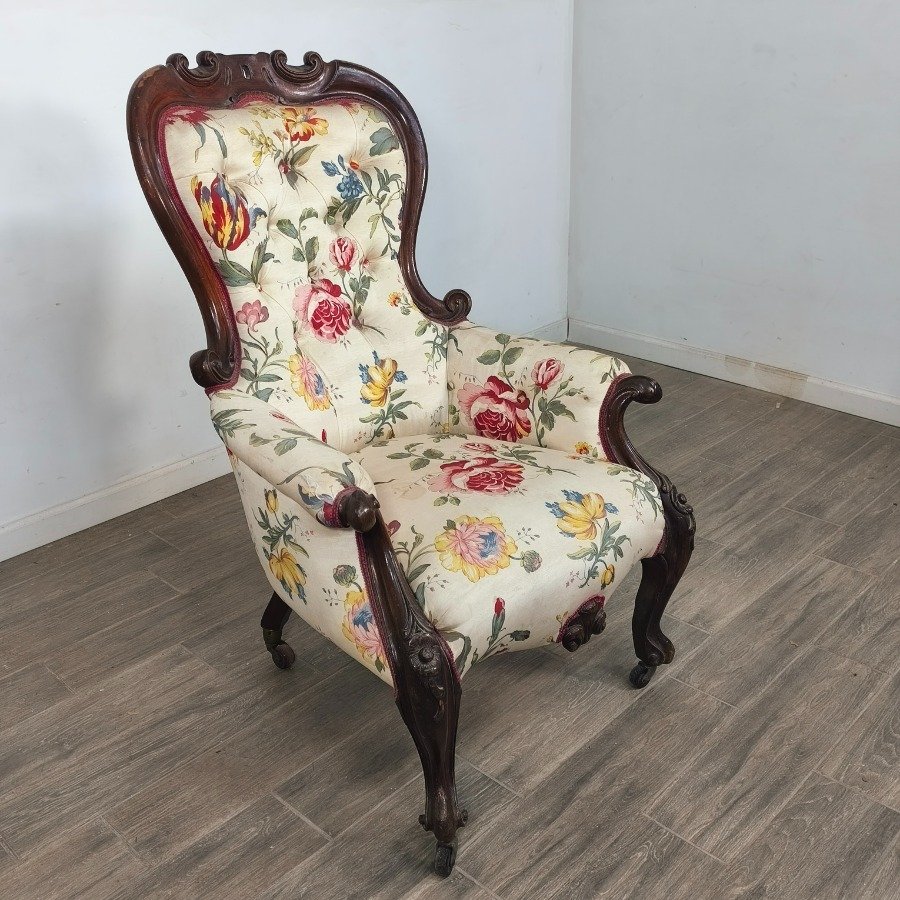 Sillón victoriano de estilo clásico con tapizado floral - imagen 4