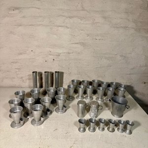 Lote anterior: Lote de Candelabros y Vasos de Aluminio