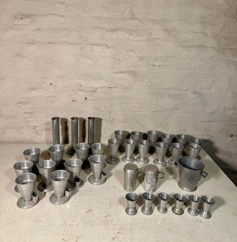 Lote de Candelabros y Vasos de Aluminio