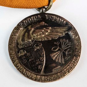 Condecoración de España Guerra Civil Bronce con Cinta - imagen 2