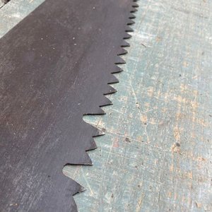 Serrucho Trozador Antiguo de Acero para Colección - imagen 4