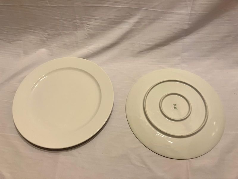 Lote de dos platos antiguos o vintage