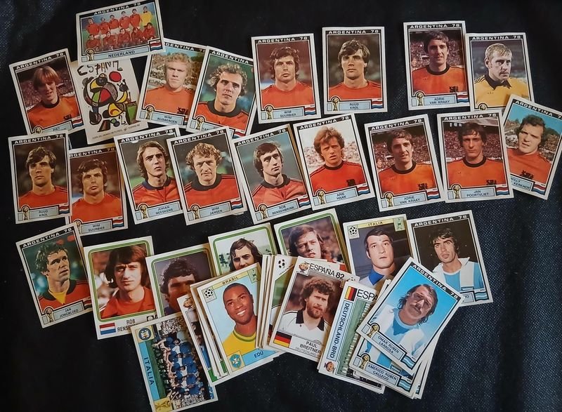 Figuritas Selección Argentina '78 y Leyendas Mundiales - Colección de 28 piezas