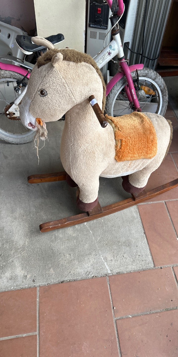 Caballo Mecedor de Peluche para Niños