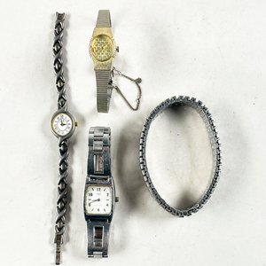 Lote de Cuatro Relojes de Pulsera y Pulseras - imagen 2