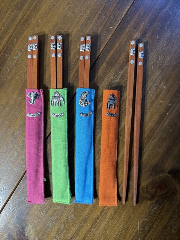 Juego de 4 Pares de Palitos Chinos de Madera con Fundas Originales Thailand
