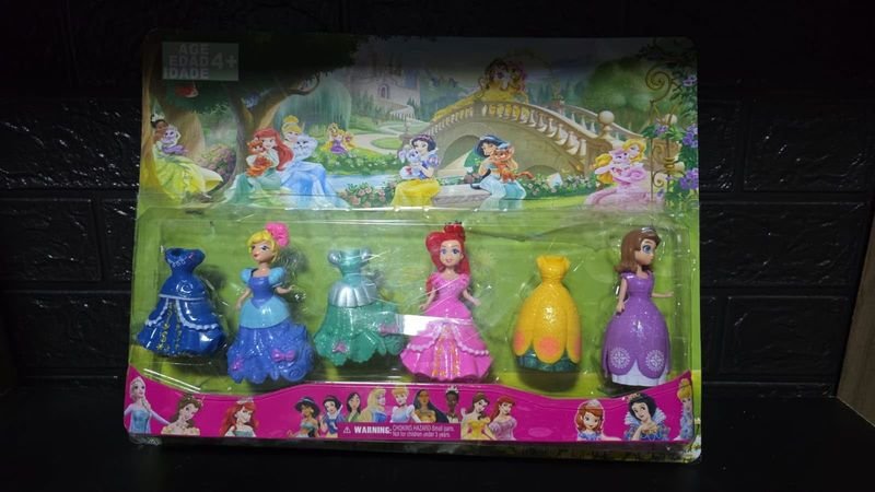 Set de 6 Princesas Disney con Vestidos Intercambiables