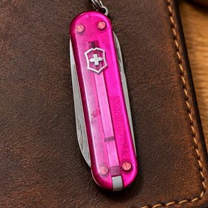 Lote siguiente: Navaja Suiza Victorinox Multifunción Rosa Translúcida