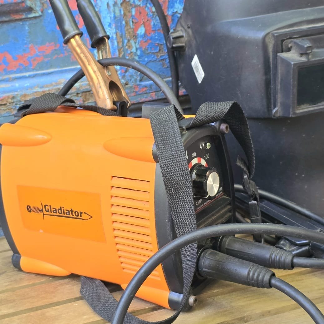 Item lote-28-soldadora-gladiator - Image 1