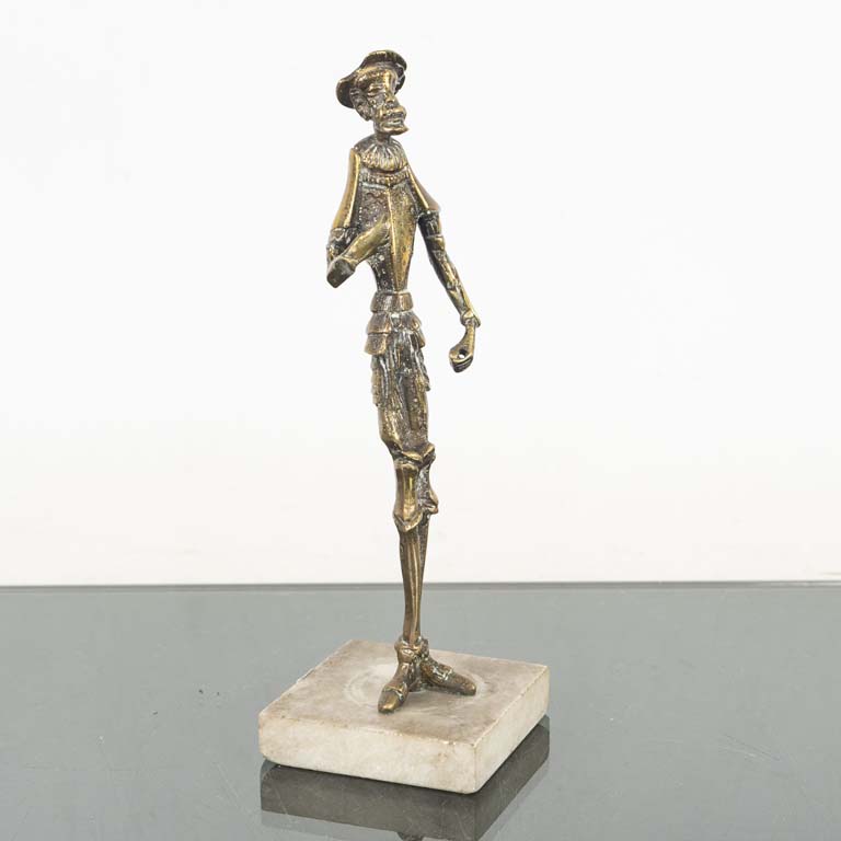 Lote anterior: Figura de bronce Quijote, sobre base de marmol - Medidas: 10x10x30cm