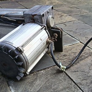 Automatizador de Portón Basculante/Pivotante con Brazo de Aluminio - imagen 4