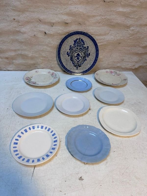Lote de Platos de Cerámica y Porcelana de Varios Tamaños y Diseños - imagen 1