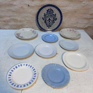 Lote de Platos de Cerámica y Porcelana de Varios Tamaños y Diseños - imagen 1
