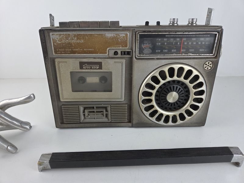 Lote siguiente: Radio Vintage Tecnhica en Venta - Estado Pobre