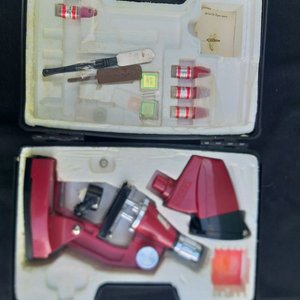 Lote siguiente: Microscopio Tasco Rojo con Estuche y Accesorios