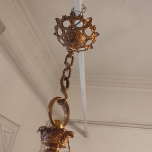 Araña de Bronce Estilo Imperio con Broncería Detallada - imagen 3