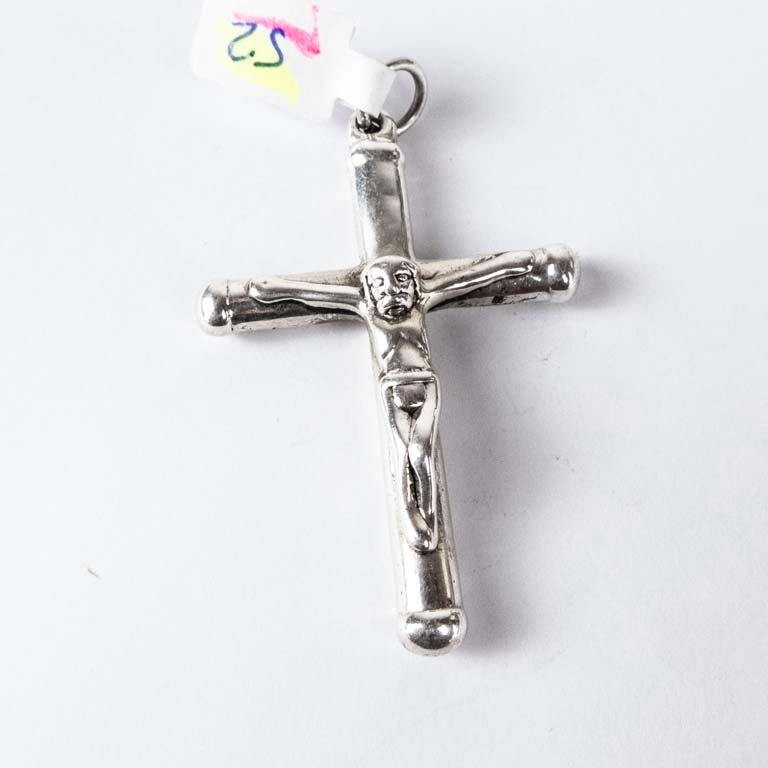 Cruz de plata con diseño de cruz y figura de Jesucristo - imagen 2