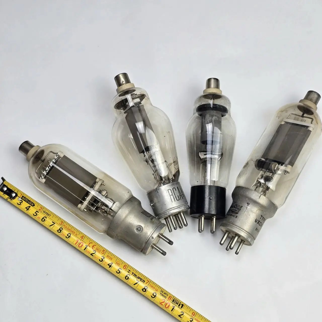 Item lote-29-valvulas-varias-x4 - Image 1