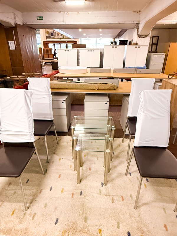 Mesa Ratona Rectangular de Vidrio y Metal Cromado