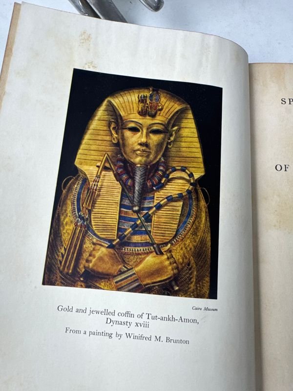 Libro sobre Egipto por Margaret A. Murray, editorial Sidgwick y Jackson, Londres 1949 - imagen 5