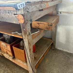 Mesa de Trabajo y Banco de Madera Rústico - imagen 3