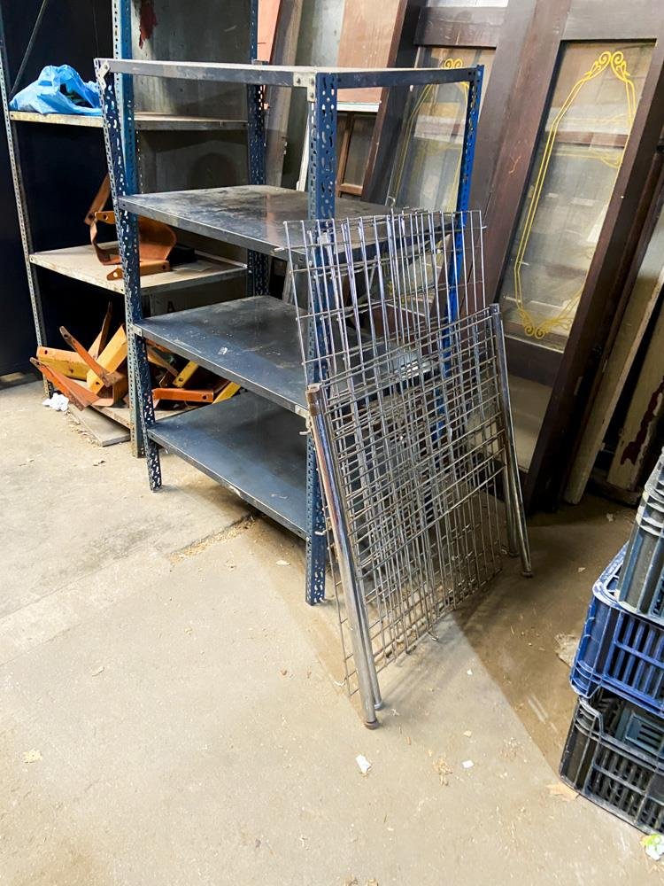 Estantería Metálica Gris 4 Estantes y Canasto Desarmable Niquelado