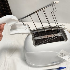 Tostadora Eléctrica Blanca para 2 Panes con Soporte - imagen 4