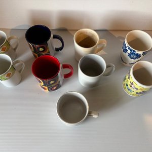 Lote de 9 Tazas con Diseños Variados - imagen 1