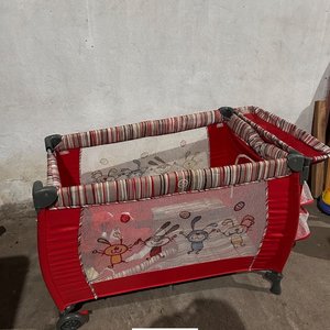 Practicuna Infantil Roja con Dibujos de Animales - imagen 2