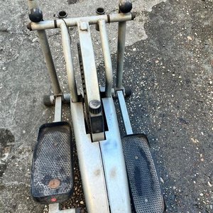Elíptica DM800 para Entrenamiento Cardiovascular - imagen 3