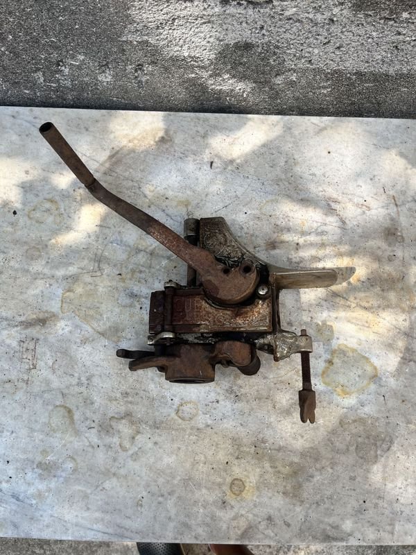 Lote anterior: Encorchadora de metal para mesa en venta