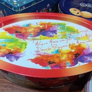 Lote de Latas de Galletitas Coleccionables: Coca Cola, Walkers y Más - imagen 3